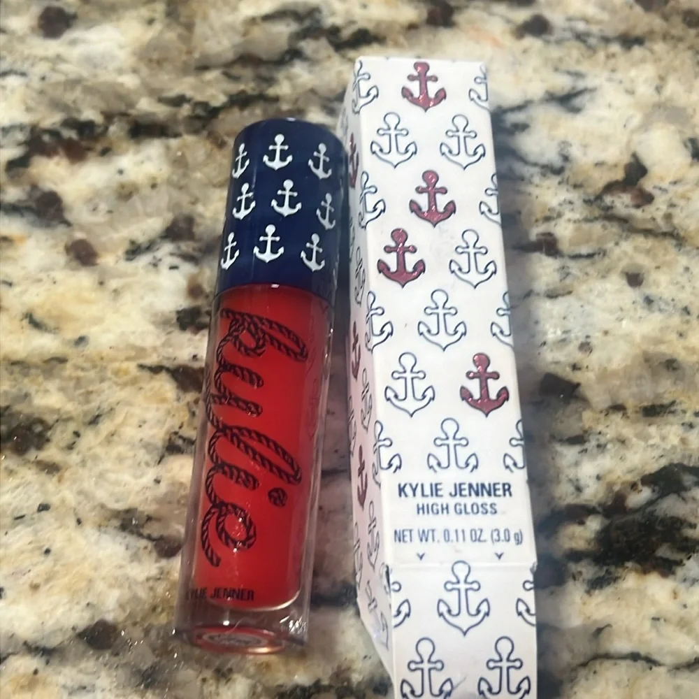 🌙💕Rare! Kylie Private Island Lipgloss